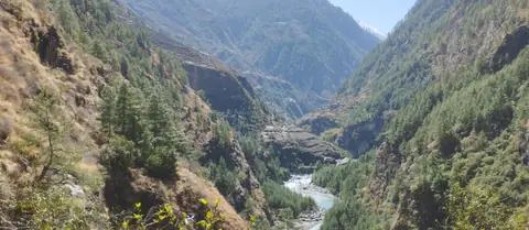 The Budhi Gandaki gorge seen from the trail between Deng and Namrung